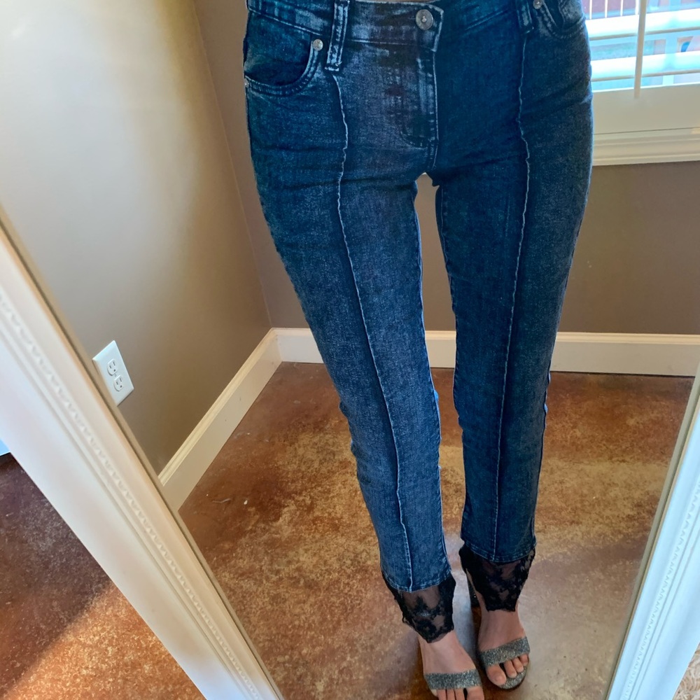 Venus Ankle detail jeans